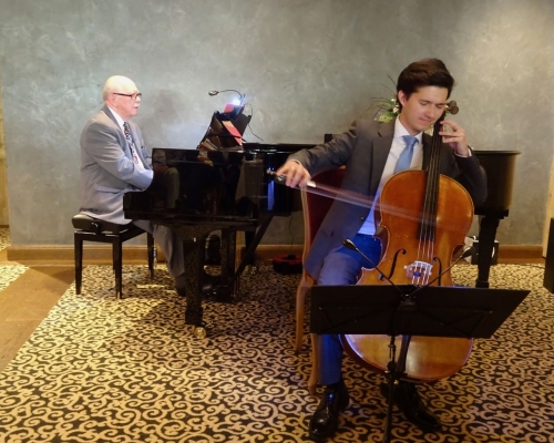Heinz Stucki (Piano) und Lukas Wittermann (Cello)